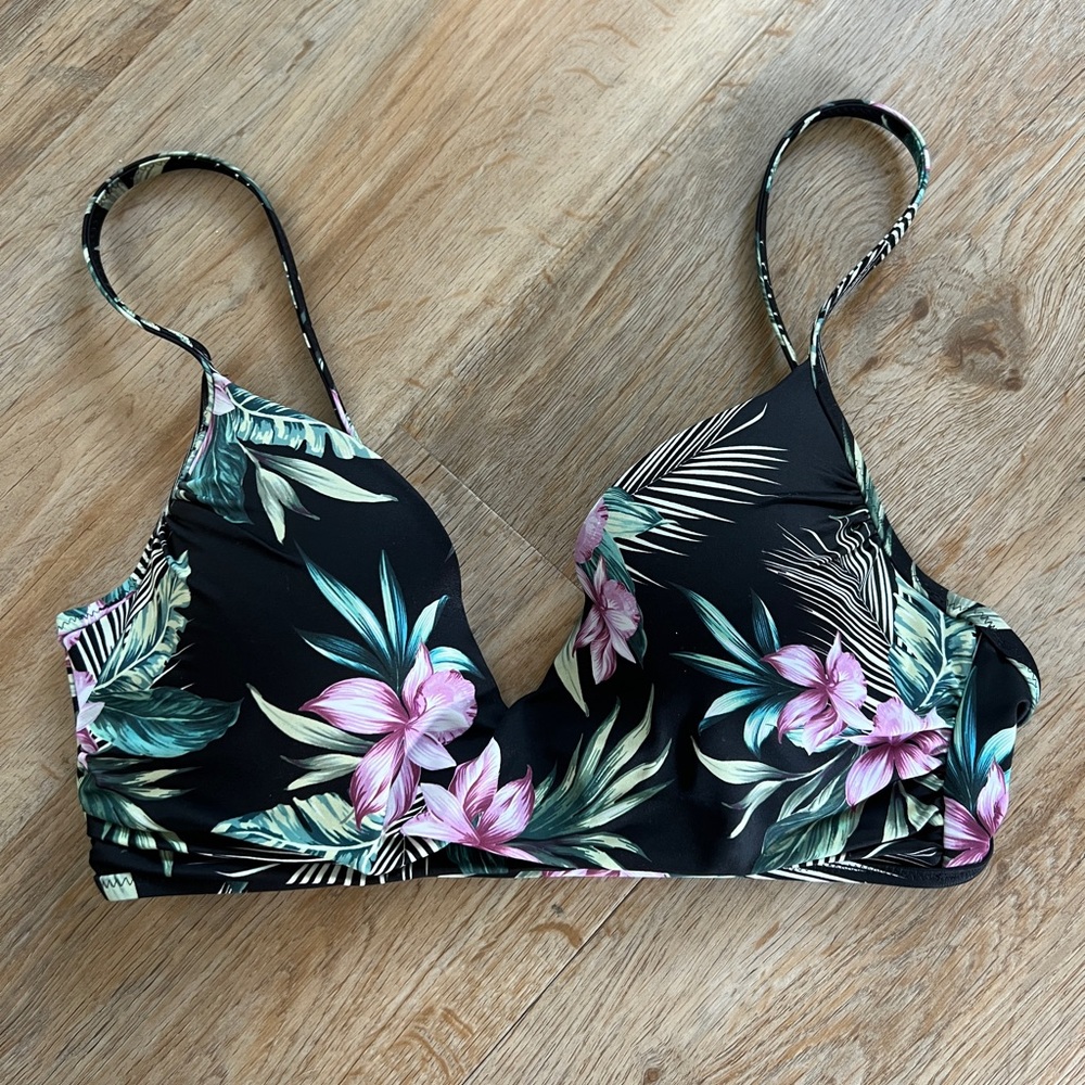 Shade & Shore Swim Top 34C
